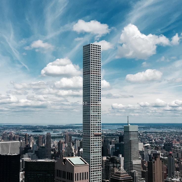 Parents evaluating schools in Netherlands